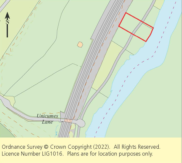 Lot: 41 - LOVELY PARCEL OF LAND WITH FRONTAGE TO RIVER MEDWAY - 